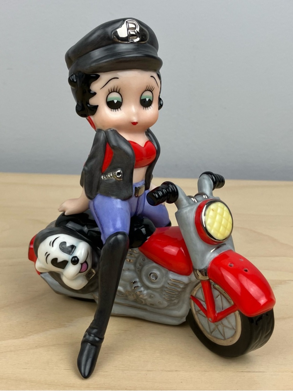 Betty Boop Bikin’ Betty Salt & Pepper Set Motorcycle Hearst Corp 1999 Hand Paint